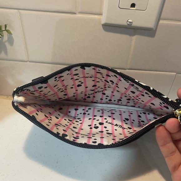 Betsey Johnson Black Heart Quilted Faux Leather Backpack and Wristlet - Picture 16 of 16